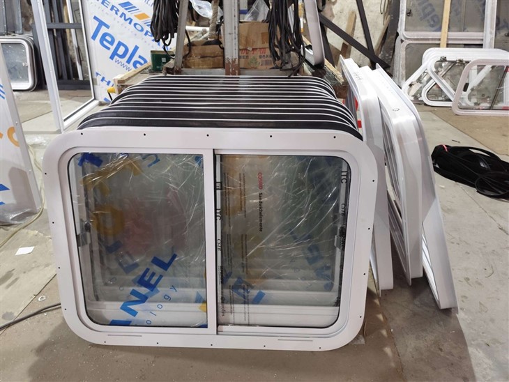 Marine Hardware Light Weight Sliding Window For Yacht Boat Shipping Ferry Vessel suppliers