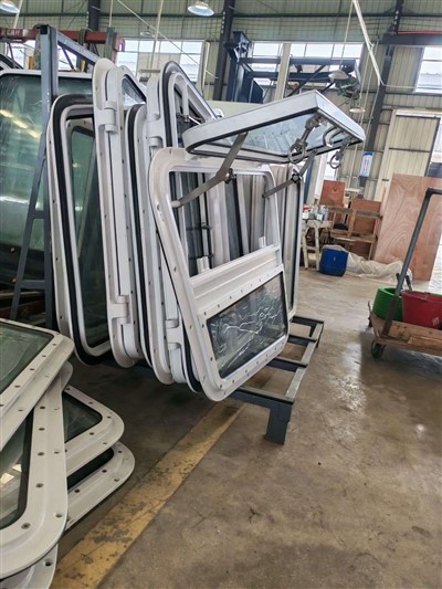 Marine Lightweight Aluminum Alloy Outward Opening Windows For Yacht Boat Shipping Ferry Vessel